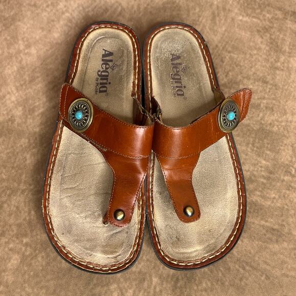 Alegria by PGLite Lug Sole Platform Sandal Brown Leather Slip On Medallion Stone - Picture 3 of 12